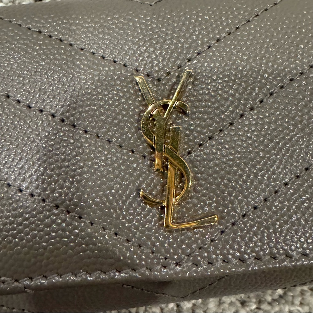 YSL Cassandra Key Case in Gray Grain de Poudre Leather NWB - Picture 3 of 13